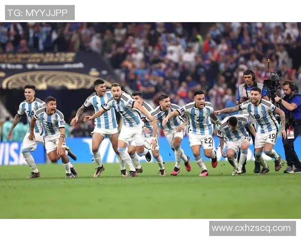 球星风采与足球魅力：通过世界顶级球员探索足球的艺术与精神